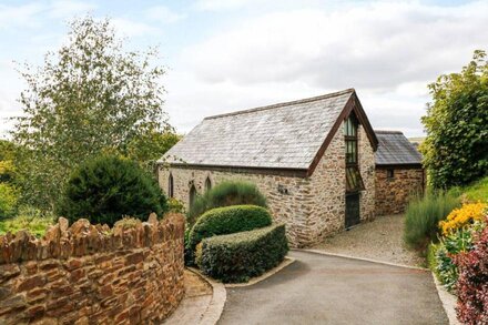 FROGWELL CHAPEL, pet friendly, with a garden in Callington