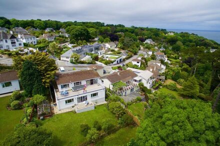 Birdsong : detached garden home onto Coastal path with stunning sea views, 8+1