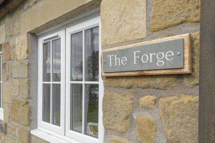 THE FORGE, pet friendly, country holiday cottage in Felton