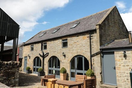 GRANARY COTTAGE, family friendly, with open fire in Bellingham