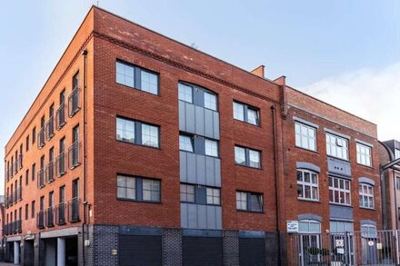 Beautiful  Designer 2 bedroom loft in Stoke Newington