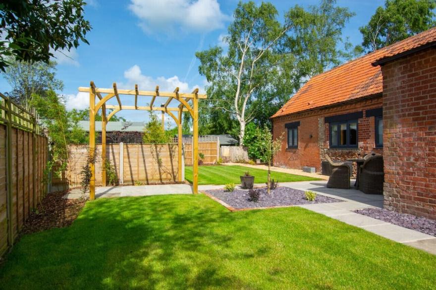 Field View - Three Bedroom House, Sleeps 6