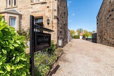 The Old Vinery -  a townhouse that sleeps 10 guests  in 5 bedrooms