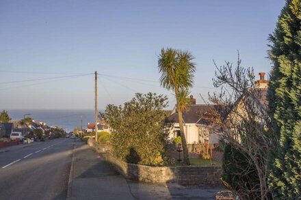 BAY VIEW - BENLLECH, family friendly in Benllech