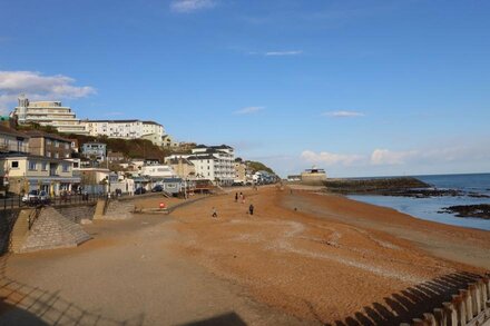 NO. 5 CLIFFVIEW, romantic in Ventnor