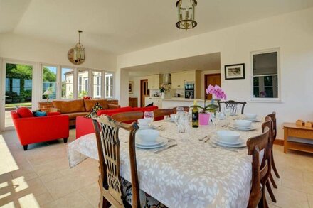 Dentford Heights - Five Bedroom House, Sleeps 8