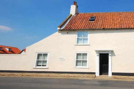 Luggers Cottage - Three Bedroom House, Sleeps 6