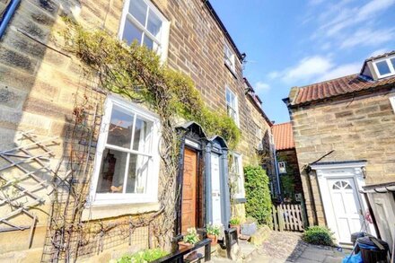 Holmlea - Three Bedroom House, Sleeps 5