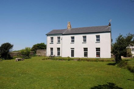 Mailscot - Two Bedroom House, Sleeps 4