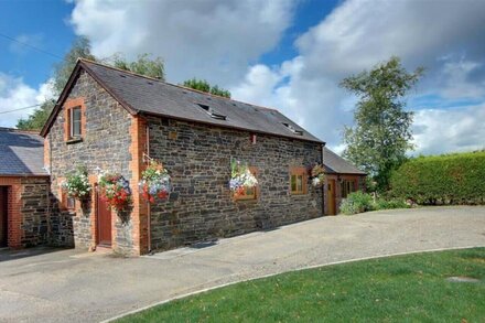 Harford Barn - Three Bedroom House, Sleeps 6