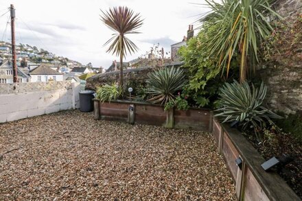 SIMPLES, pet friendly, with a garden in Dartmouth