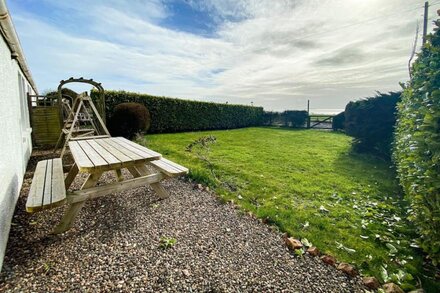 Kirkmay Cottage -  a cottage that sleeps 4 guests  in 2 bedrooms