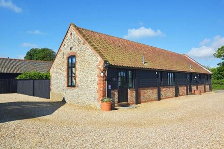 The Aldborough - Two Bedroom House, Sleeps 4