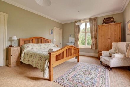 Lismore House - Four Bedroom House, Sleeps 8