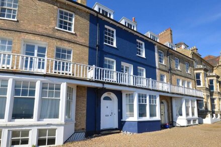 Two The Crescent - Six Bedroom House, Sleeps 11