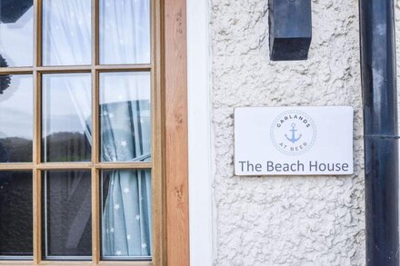 THE BEACH HOUSE, pet friendly, character holiday cottage in Beer