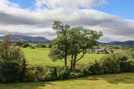 THE ARAN, with a garden in Bala