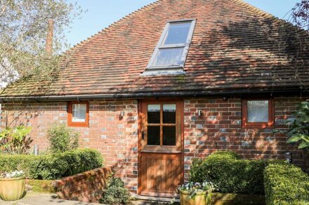 THE OLD GRANARY, romantic, with open fire in West Chiltington