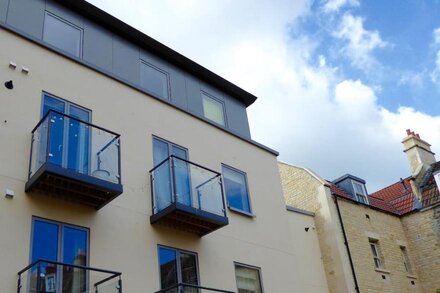 Contemporary Apartment In Central Bath, Somerset, England