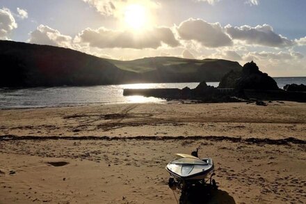 Stunning views from one of the best located cottages in Devon