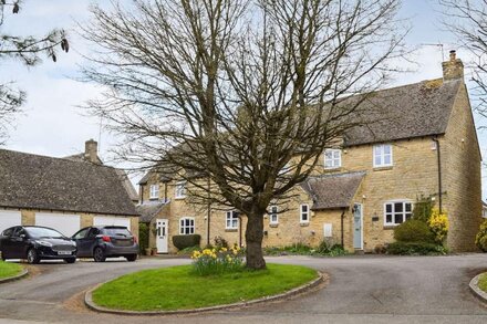 3 bedroom accommodation in Little Rissington, near Bourton on the Water