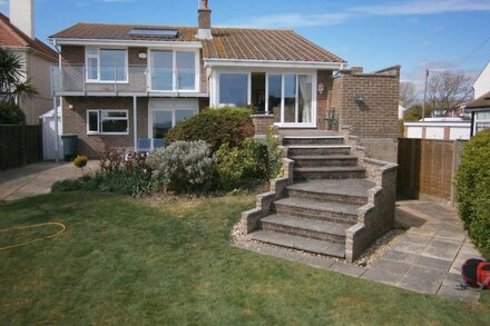 Step onto the Beach at 7 Aldwick Avenue