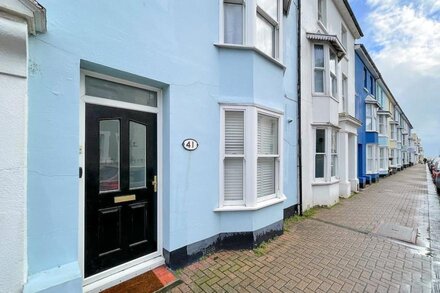 5 bedroom accommodation in Littlehampton