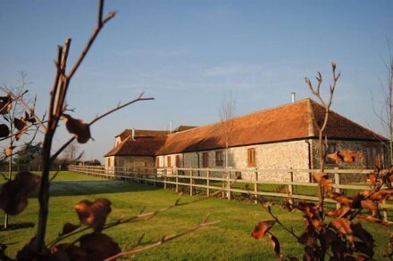 Old Root House, Lavant -  a barn conversion that sleeps 6 guests  in 3 bedrooms