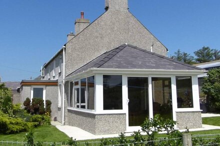 Lleynholidays - Cae Garw cottage  nr Abersoch with stunning sea views