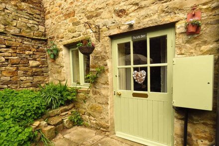 Beautiful, Romantic, Cosy Cottage for 2 in the heart of the Yorkshire Dales