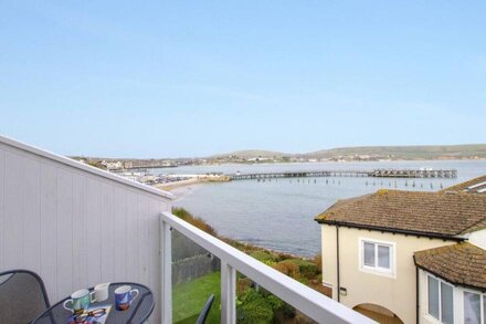 Pier View The Haven - Two Bedroom House, Sleeps 4