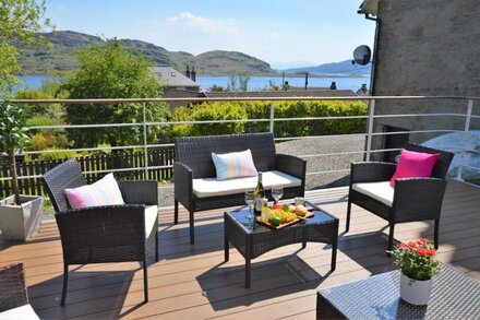 Aldersyde Villa, sea views, wood-burner, games room, pet friendly, sleeps 8