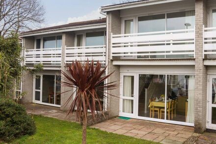 24 ATLANTIC REACH, family friendly, with a garden in St Columb Road