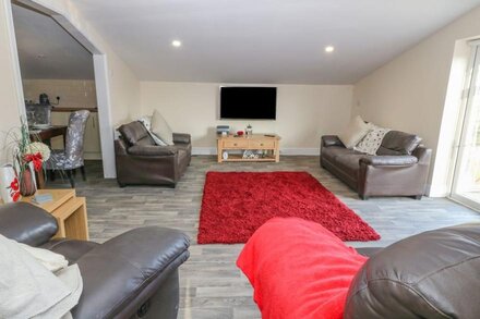 THE APARTMENT AT PLAS YR EITHIN, pet friendly in Llanfechell