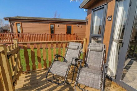 BIRCH LODGE, pet friendly, with a garden in Carnforth