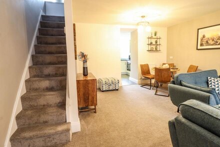 7 TAI OAKELEY, pet friendly, with open fire in Blaenau Ffestiniog