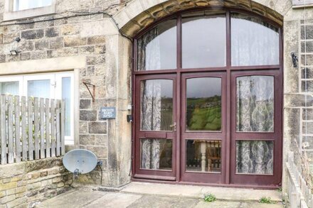 BRONTE BARN, family friendly in Oakworth