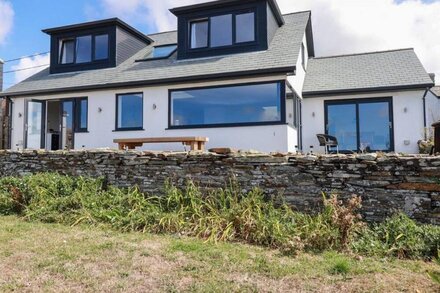 CAMELOT, family friendly, character holiday cottage in Tintagel