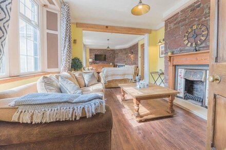 1 CLEATOR GATE, pet friendly, character holiday cottage in Cleator