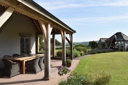 Idyllic 17th Century Farmhouse with Glorious Mountain Views