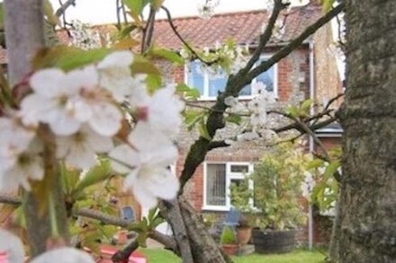 Nan's Cottage, a charming flint cottage in a Norfolk village