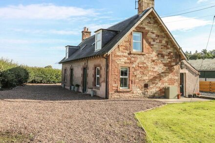 BONJEDWARD MILL FARM COTTAGE, pet friendly in Jedburgh