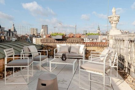 Leicester Square 3BR Penthouse w/ Terrace