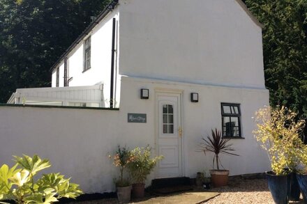 Lovely riverside cottage