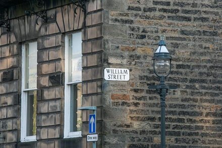 Gorgeous Georgian apartment in the heart of Edinburgh's City Centre.