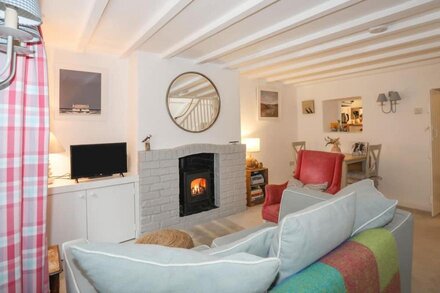 TY HYDREF, pet friendly, country holiday cottage in Beaumaris