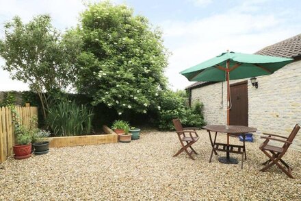 THE OLD GOAT BARN AT TROUT COTTAGE, pet friendly in Somerton