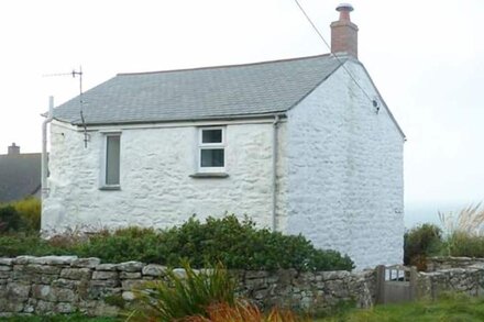 Cornish Stone Cottage with stunning views of the Atlantic