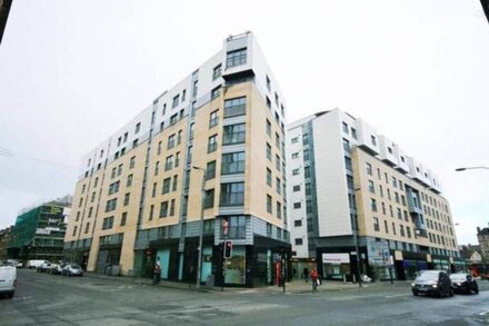 ⭐️ Modern 1 bed flat ⭐️ Merchant City-Free Parking⭐️