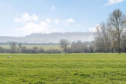 Dog friendly holiday home with superb garden and rural location - Ridge Barn